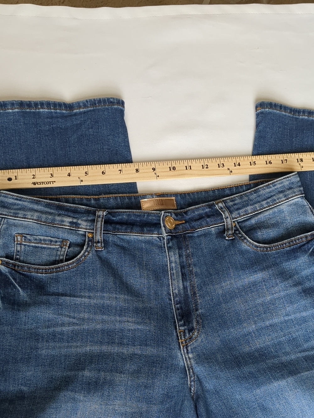 Kut From The Kloth Charlotte High Rise Wide Leg Medium Wash Jean Sz 14 - Picture 8 of 11